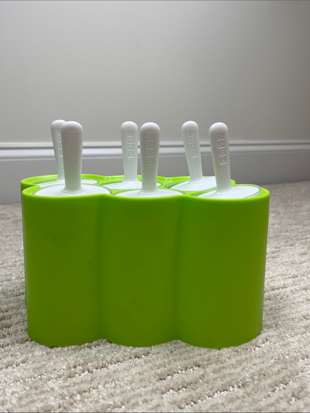 Zoku Classic Pop Molds 6 Popsicle Ice Pop Molds Reusable Sticks Green